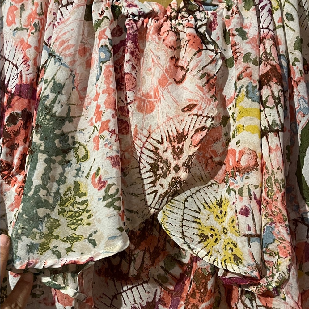 Live 4 Truth Cropped Watercolor Flowy Floral Abstract Blouse - Picture 9 of 11